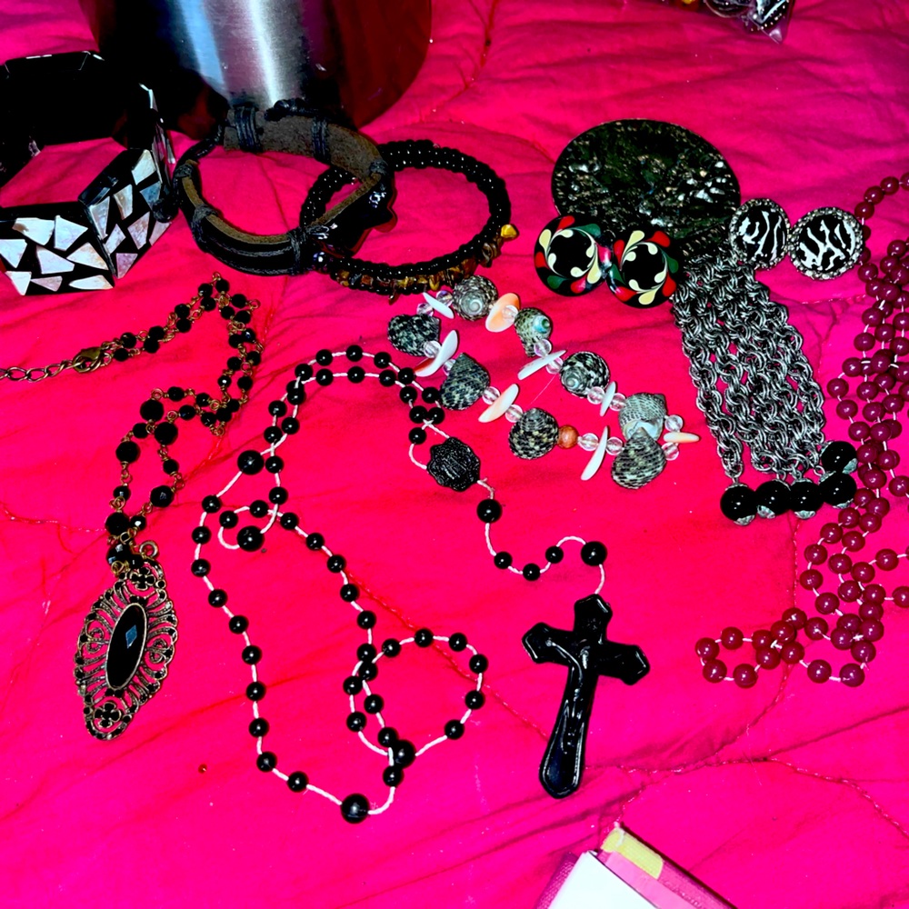 jewelry lot 12 pieces color theme black #115